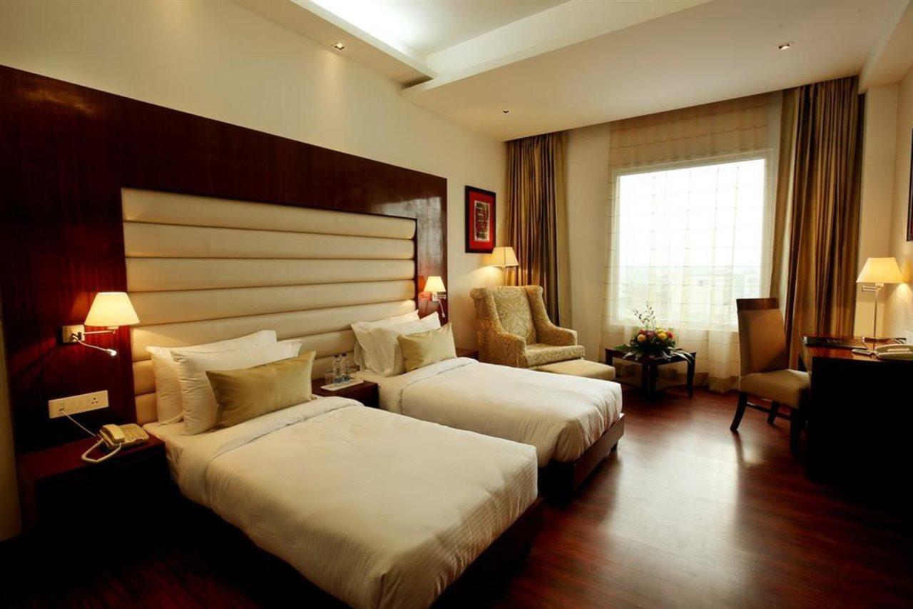 Days Hotel By Wyndham Panipat Ngoại thất bức ảnh